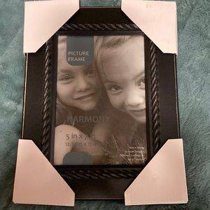 🆕Harmony 5x7 black wooden picture frame